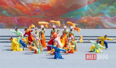 十万亩花海激活全域文旅新动能