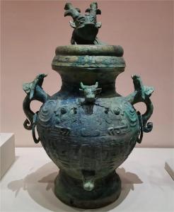 AI绘珍宝丨尊嘟尊嘟，3000岁小龙在卖萌
