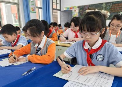 蕲春县第三实验小学举行硬笔书写达标测试