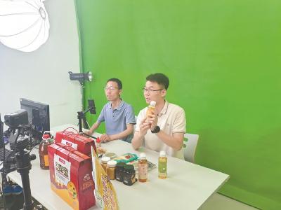 助力黄冈“山货出山出圈”——日销5000单，“土味山货”成“网红尖货”
