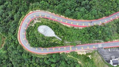湖北武穴：多彩旅游路搅热“美丽经济”