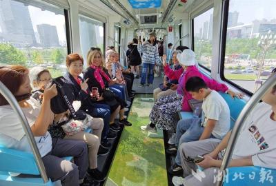 外国人的“湖北式生活”实验：在武汉过早，在宜昌放空