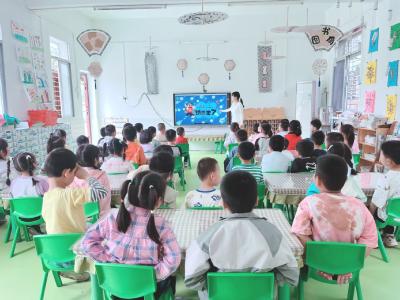 蕲春县第三幼儿园各园区同步开展防震应急演练活动