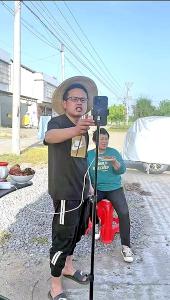 “仙桃搞笑婆媳”走红网络 情绪价值成流量密码 “活宝之家”靠笑点将产品销往全国