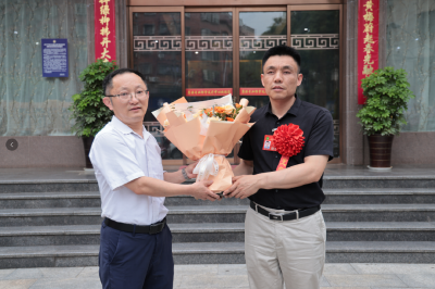 “全国自强模范 ”梅洁载誉归来！