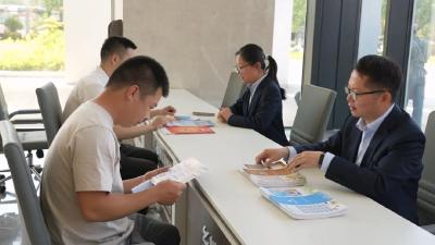 ​罗田县举行2025年民营企业服务月专场招聘会