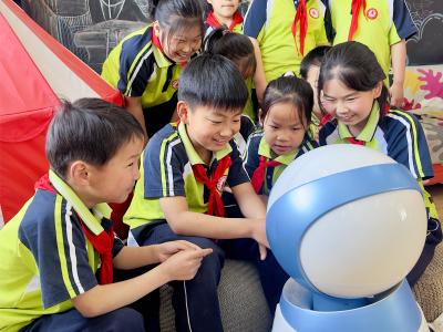 英山县白石坳小学按下课间“扩容键”—— 15分钟“小美好”奏响童年乐章