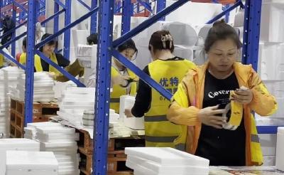 30万单湖北小龙虾