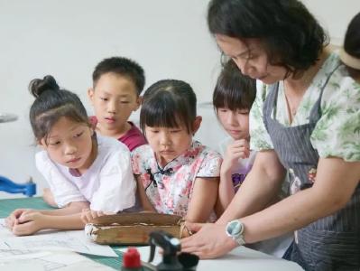 “走进浠博看古籍”，中小学生沉浸体验“书医”匠心