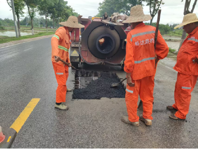 风雨无阻护坦途——黄州区交通公路部门筑牢汛期安全防线