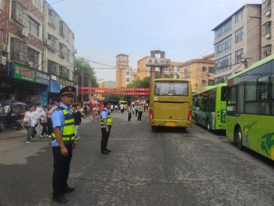 蕲春县交通运输综合执法大队：护航高考显担当