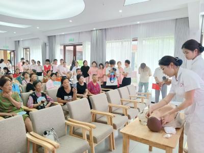 青春献礼！黄冈职院护理学子健康服务进社区