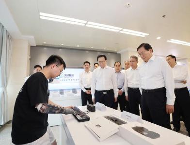 王忠林在武汉调研时强调 加快推进医工交叉融合创新 全力保障人民群众生命健康