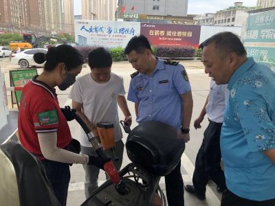 蕲春县对加油站开展联合执法行动