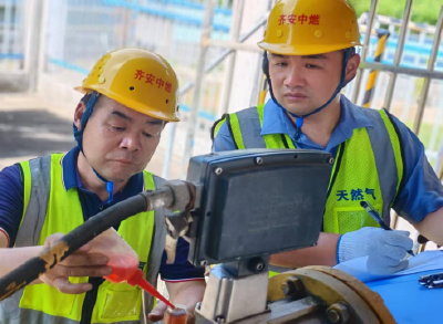 锲而不舍落实中央八项规定精神|黄冈：市区两级信访部门畅通渠道化解民忧——沿江路25户居民用气方便了   