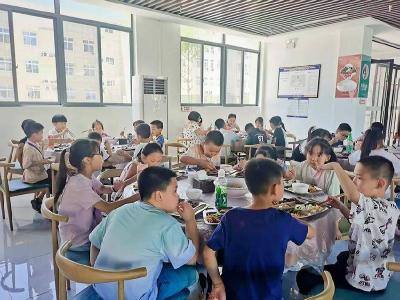 英山县“五心”为企业职工送上“暑期大礼”