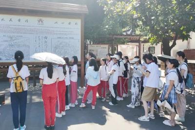 “小梅花”探访东坡赤壁遗爱湖