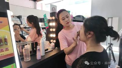 【锲而不舍落实中央八项规定精神】“职”达家门口的“15分钟就业服务圈”