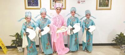 黄冈市八一小学一学生荣获中国少儿戏曲“小梅花”称号