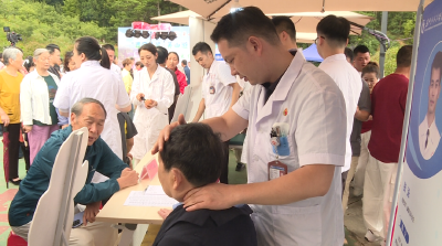 今夏英山桃花冲别样香！