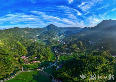蕲春：农路焕新升级 激活山乡振兴动能