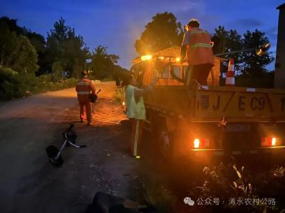 浠水农路中心奋战当“夏” 守护农村公路夏日通畅