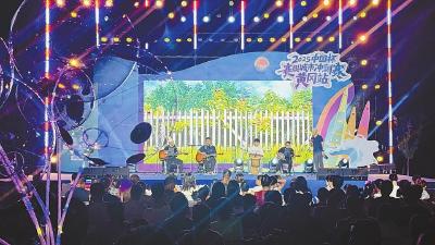 一场体育赛事的“三维效应” ——2025中国杯赛艇城市冲刺赛（黄冈站）观察