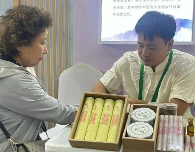 蕲春的她去新疆“出差”了，还带了句国家级好评回来