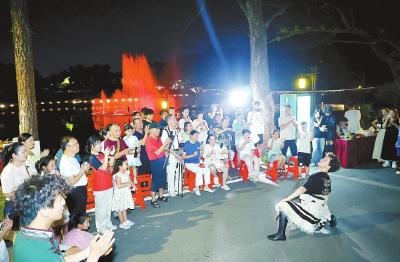 “多重奏”点燃盛夏夜经济—— 黄冈夜未央 多添一点料