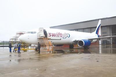 美国一波音飞机在宜昌改装后交付出境 通过保税维修节省成本900余万元