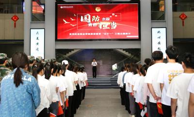 黄冈科技职业学院：畅通校门到营门“最后一公里”
