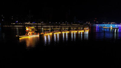 英山：夏夜游船“揽”清凉 避暑经济“热”起来