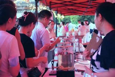 夜市飘起中药香！8月7日晚，黄冈一半秋色，一半药香~