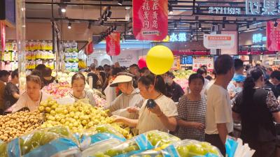 经济微观察 发展惠民生丨黄商集团一口气开业21家店，市民购物像逛集