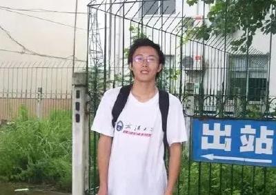央视聚焦！16年坚守，他在麻城扎根乡村育桃李