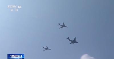 在空中“穿针引线” 空中加油：大国空军的战斗力“倍增器”