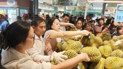 把高品质生活厨房搬到市民身边丨黄商Life黄梅店昨劲爆开业