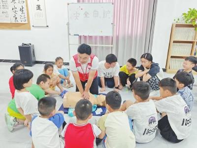 阅读启智 护苗逐光 | 从书屋到课堂：武穴29个农家书屋拓展暑期托管功能