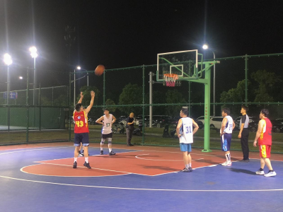 “迎国庆，庆中秋”双节同庆享运动——黄冈市医疗集团（市中心医院）职工篮球赛在市体育中心开赛