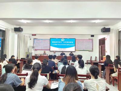 英山县长冲高中为青年教师“充电”