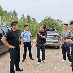 蕲春多部门联合勘查赤东镇校车路况 筑牢校园出行“安全防线”