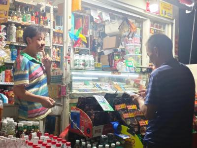 黄州“传输副食”店24小时经营“不打烊”——小店的灯光照亮梦想