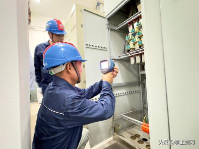漕河供电所开展小区环网柜、箱变凝露专项治理