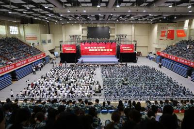 刚刚，黄冈15万学生同上一堂课