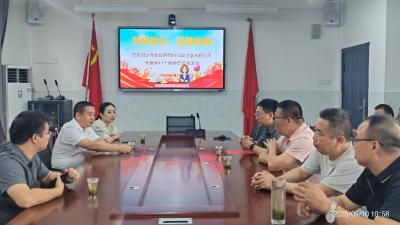 英山县方家咀乡领导看望慰问教育工作者