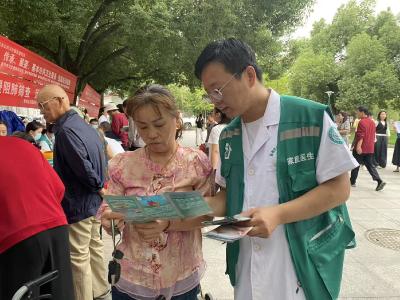 西湖社区卫生服务中心开展义诊咨询活动