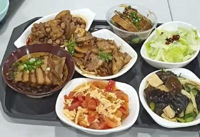 这里火了！一中午米饭蒸了550斤