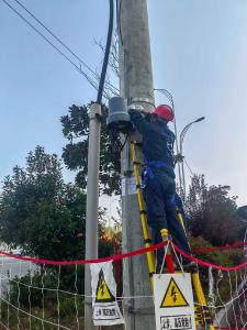 国网红安县供电公司开展配网自动化开关专项消缺行动