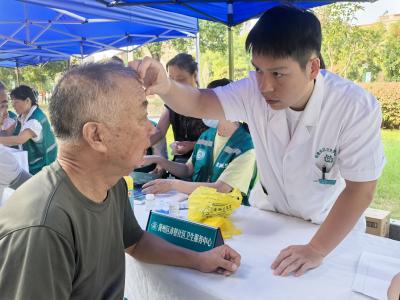 我市开展主题义诊守护市民“身心”健康