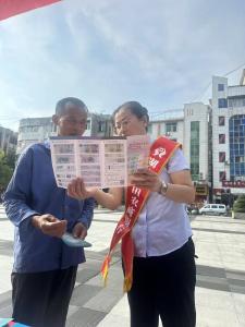 罗田农商行多渠道向群众普及反假币知识
